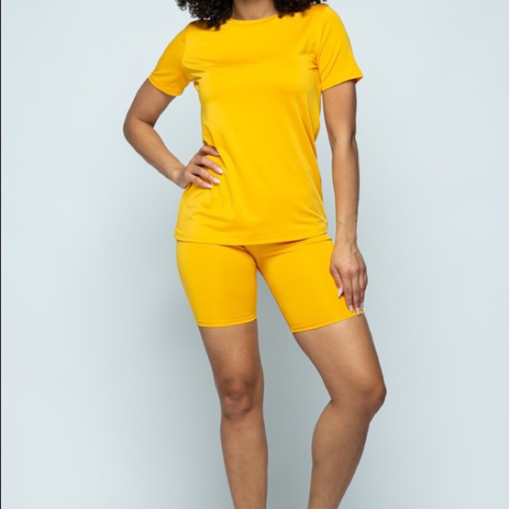 NWT BIKER SHORTS SET